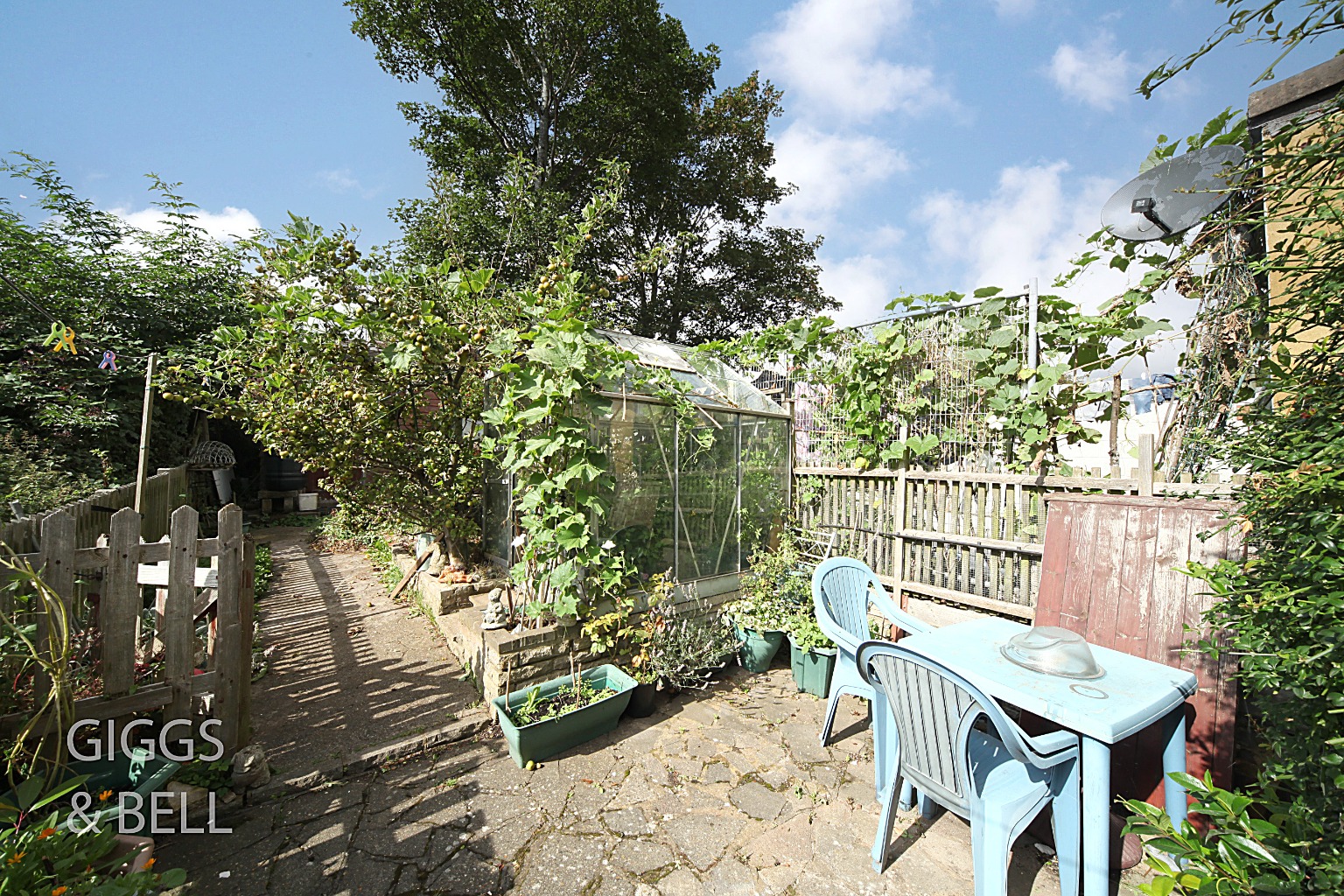 3 bed terraced house for sale in Warwick Road West, Luton 19