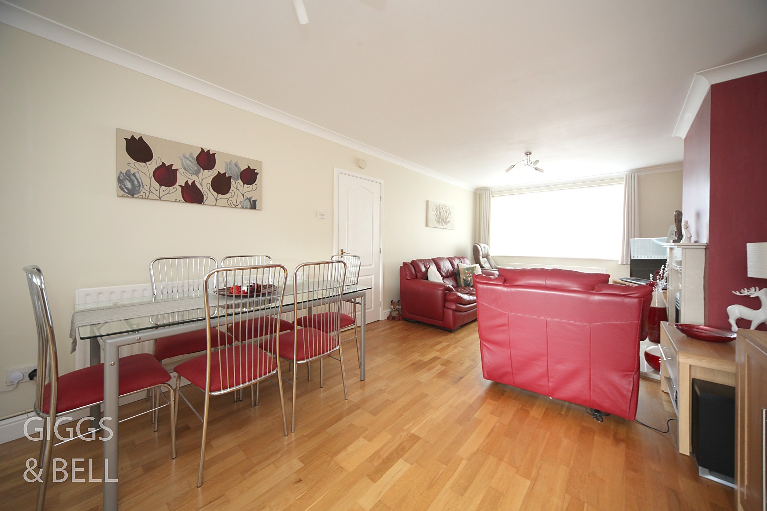 4 bed semi-detached house for sale in Kinross Crescent, Luton  - Property Image 5