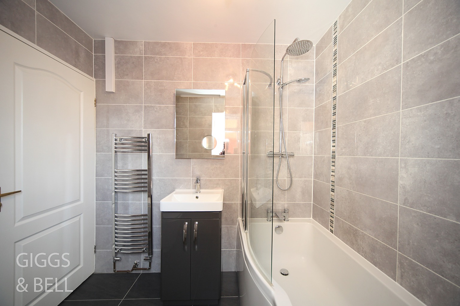 4 bed semi-detached house for sale in Kinross Crescent, Luton  - Property Image 17