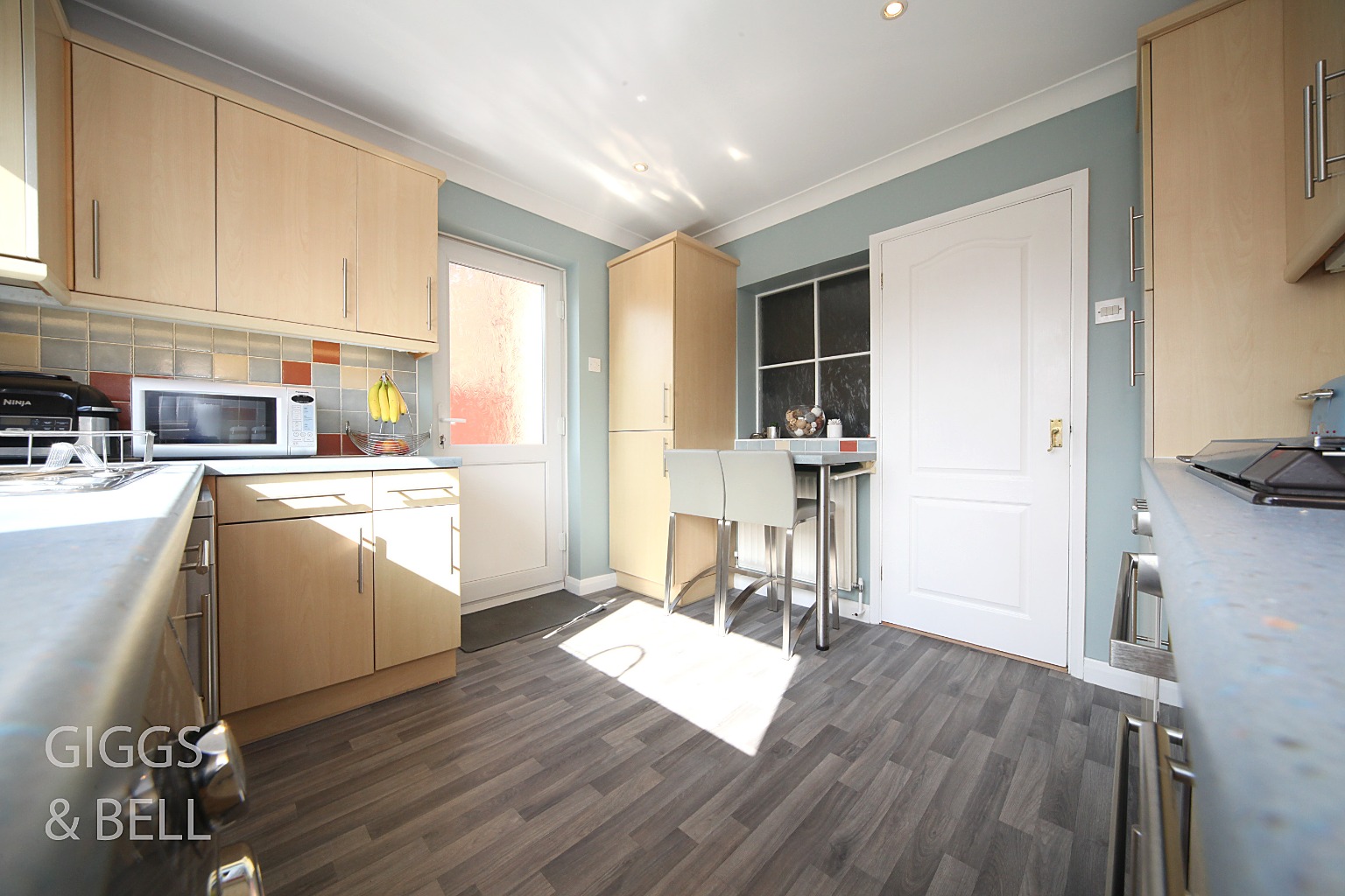 4 bed semi-detached house for sale in Kinross Crescent, Luton  - Property Image 8