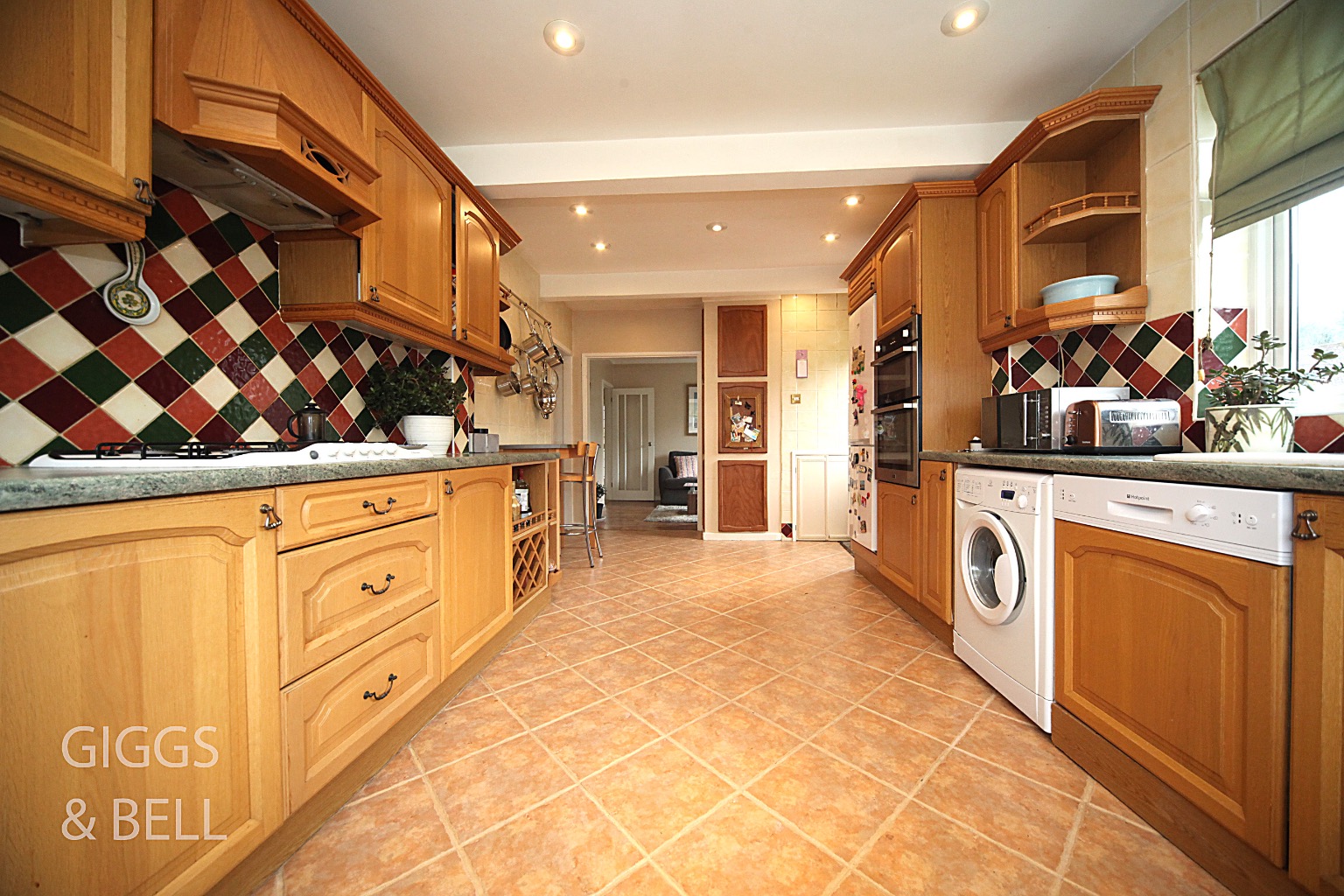 3 bed bungalow for sale in Ryecroft Way, Luton 6