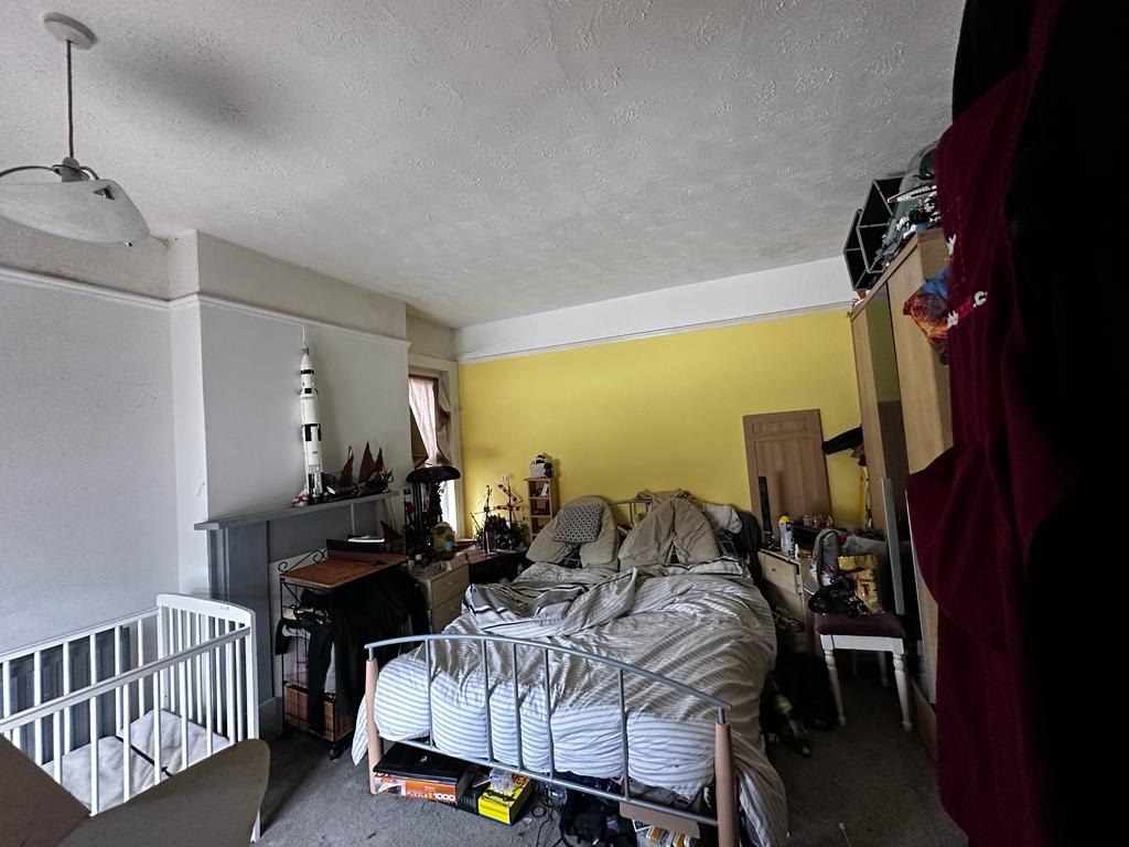 3 bed end of terrace house for sale in Edward Street, Luton 3