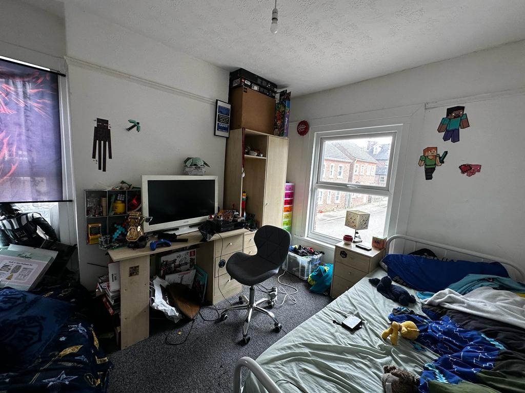 3 bed end of terrace house for sale in Edward Street, Luton 4