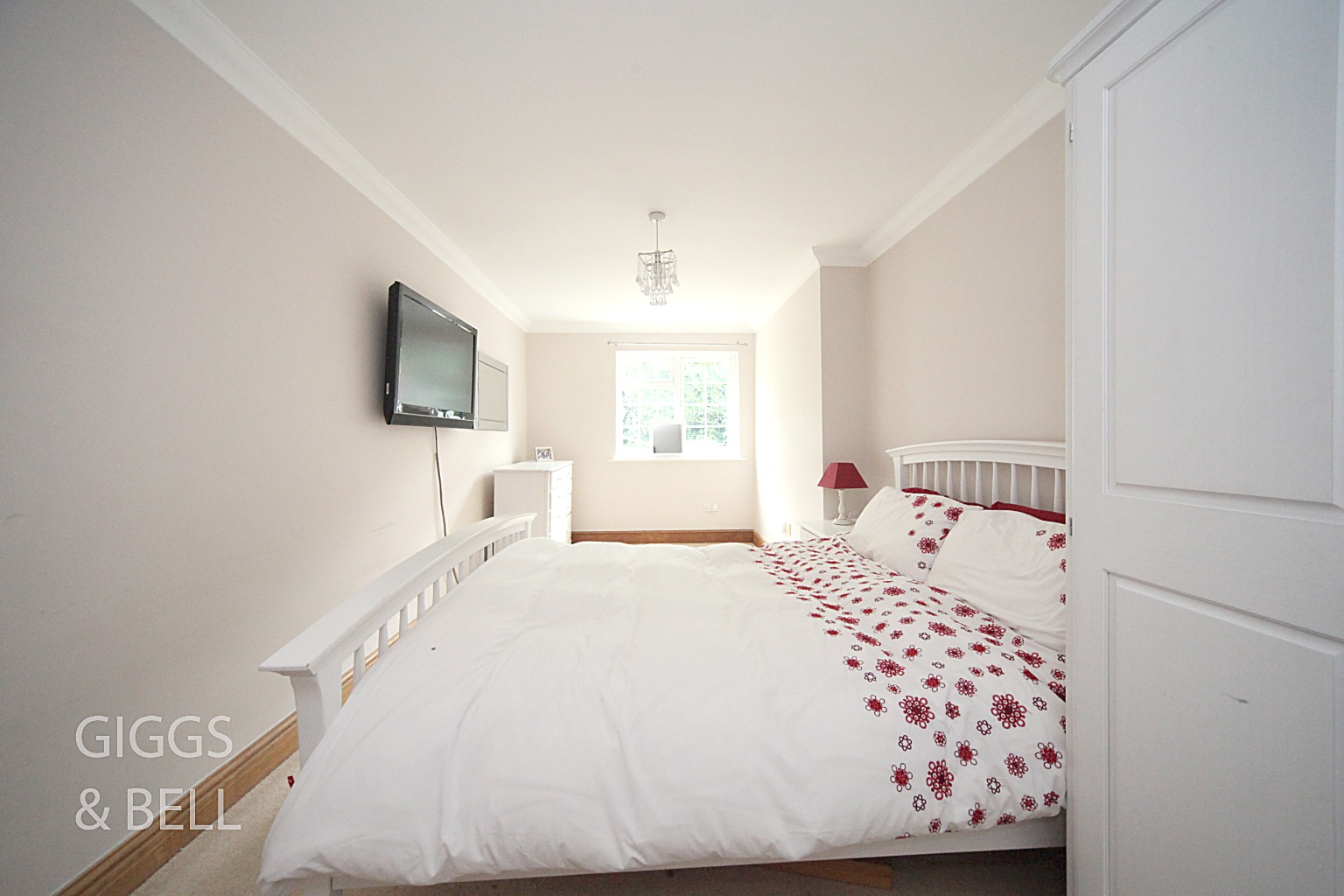 3 bed detached bungalow for sale in Sedbury Close, Luton 12