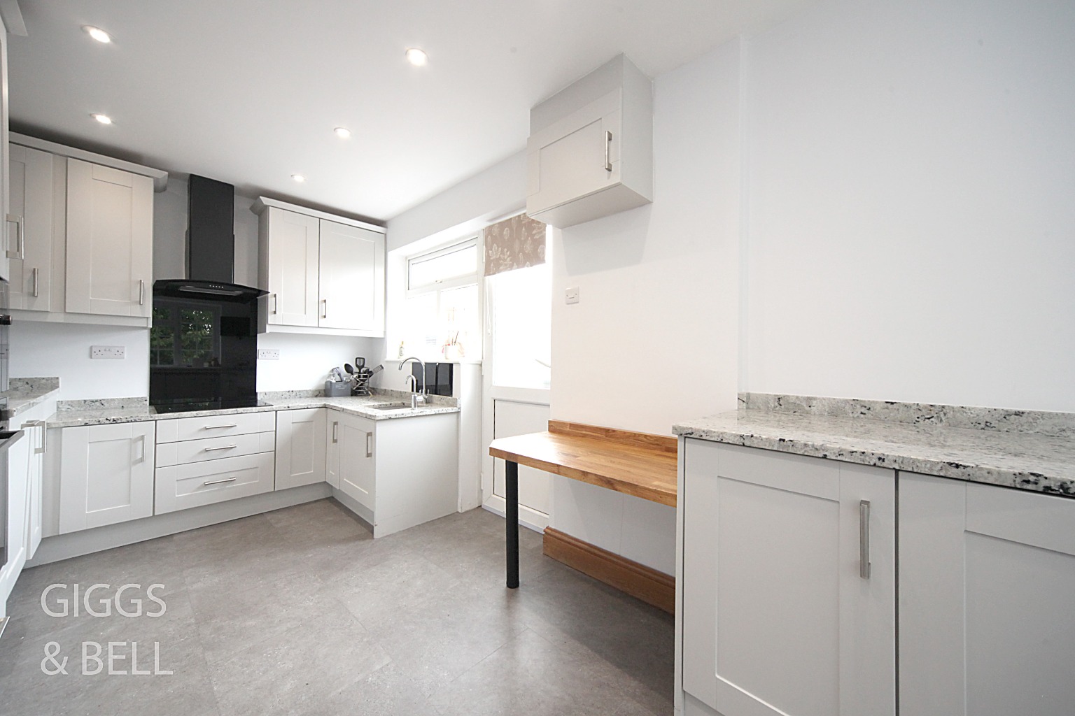 3 bed detached bungalow for sale in Sedbury Close, Luton  - Property Image 8