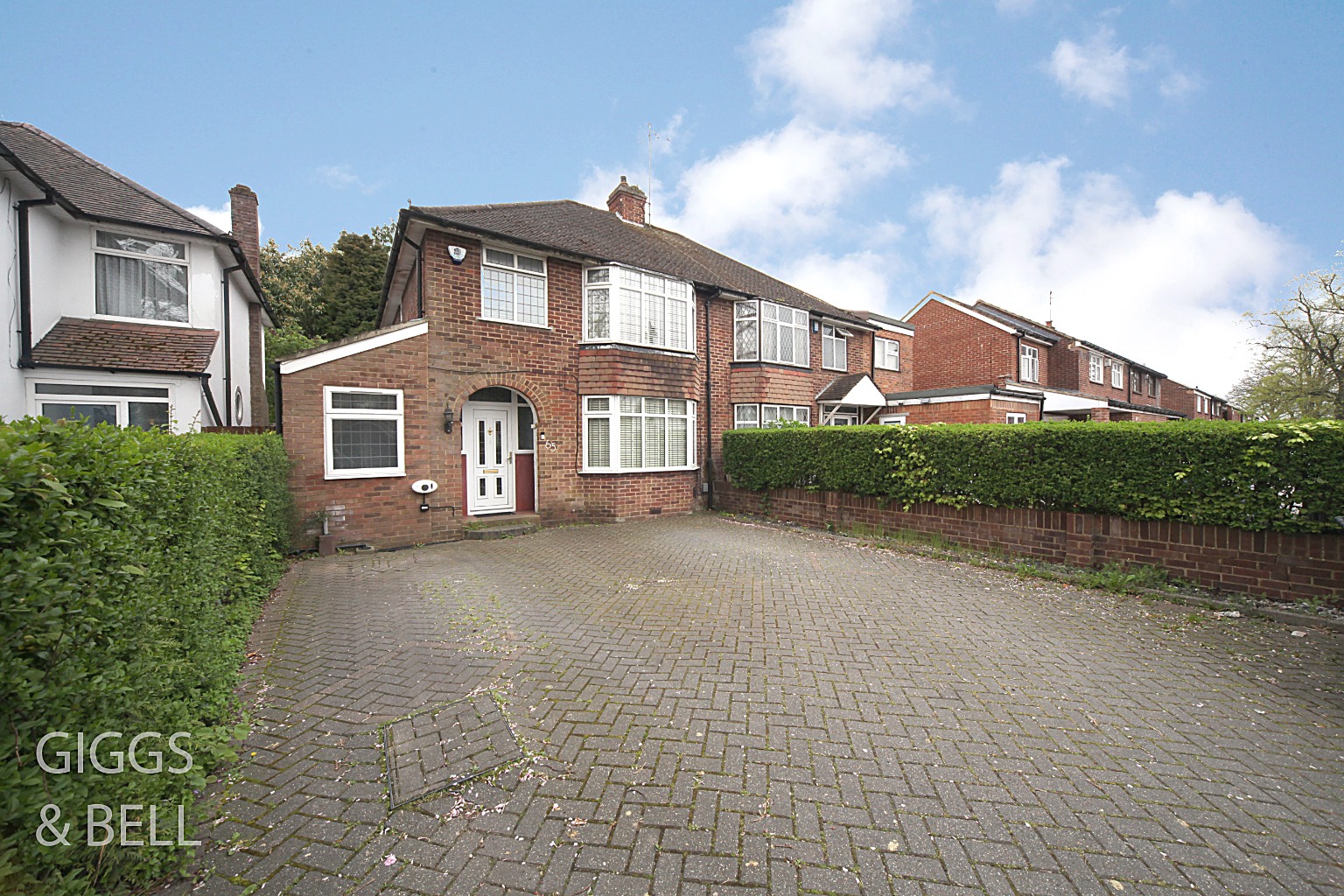 3 bed semi-detached house for sale in Oakley Road, Luton - Property Image 1