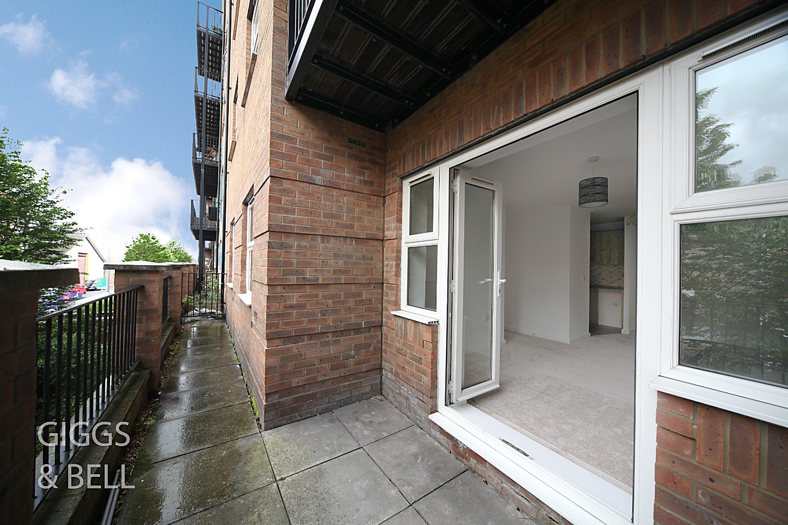 2 bed ground floor flat for sale in Holly Street, Luton 14