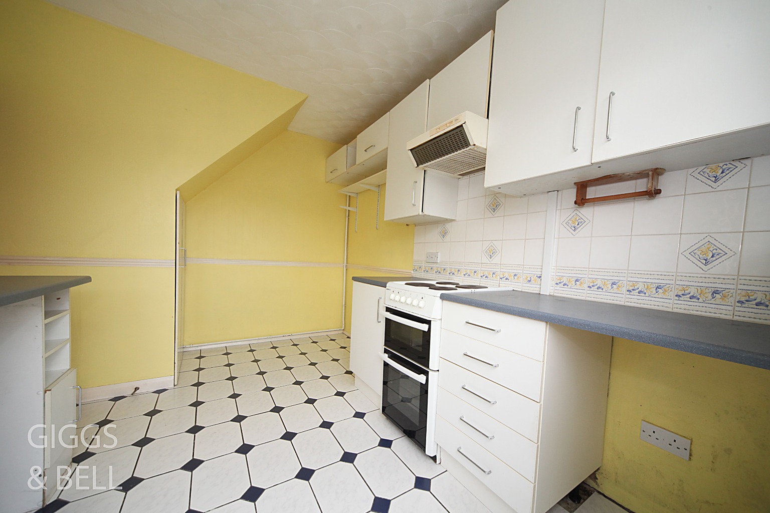 2 bed semi-detached house for sale in Peartree Road, Luton  - Property Image 8