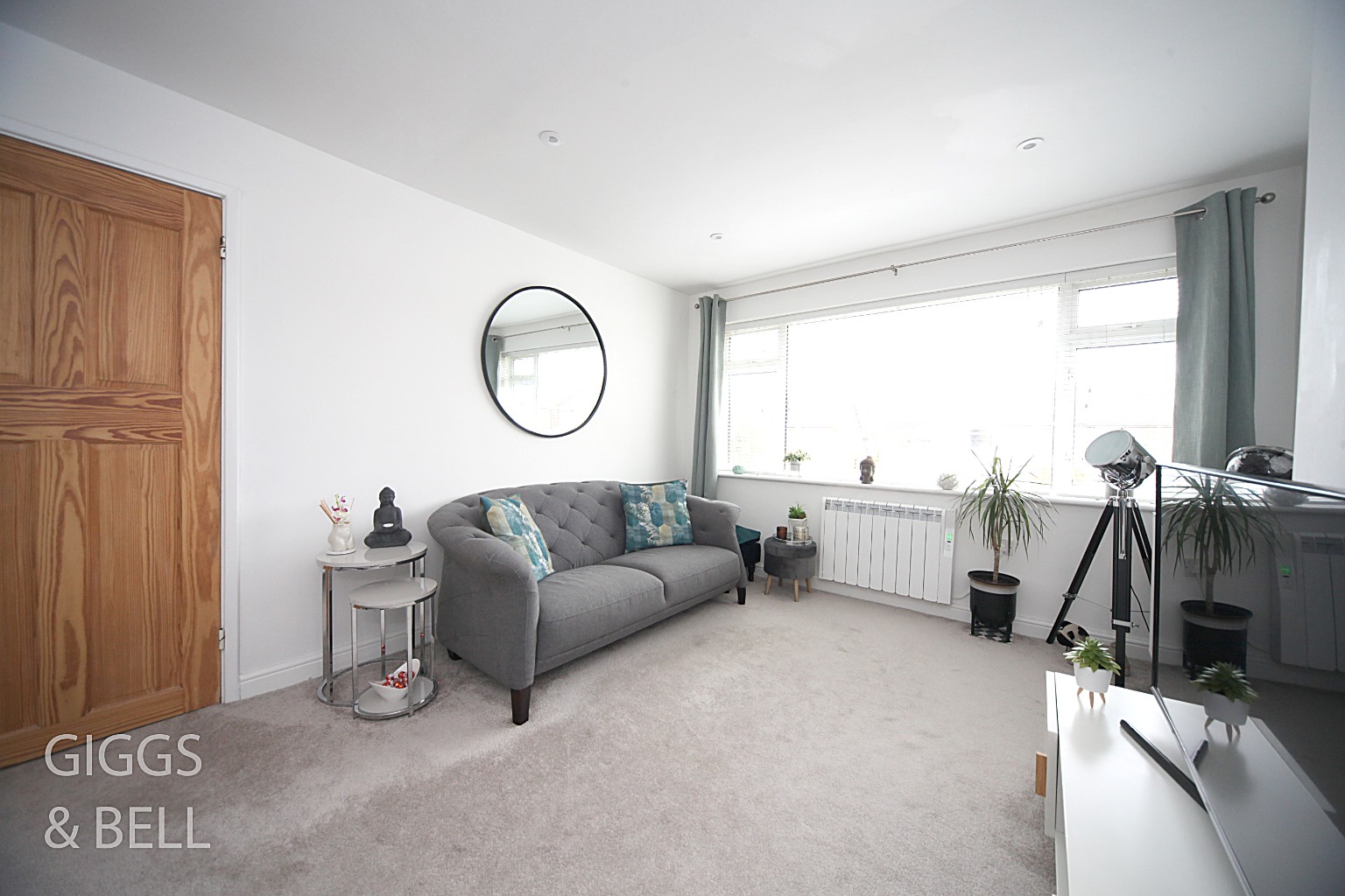 2 bed maisonette for sale in Birchen Grove, Luton 3