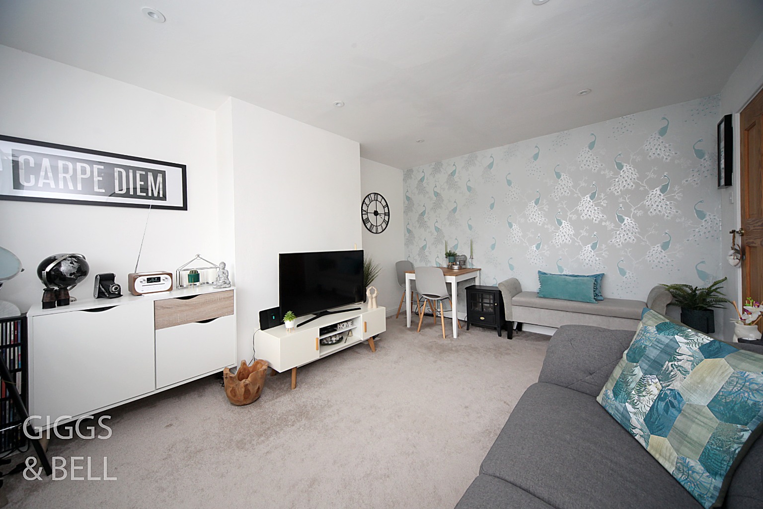 2 bed maisonette for sale in Birchen Grove, Luton 2