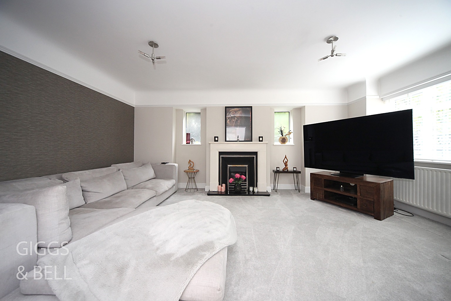 4 bed detached house for sale in Stockingstone Road 3