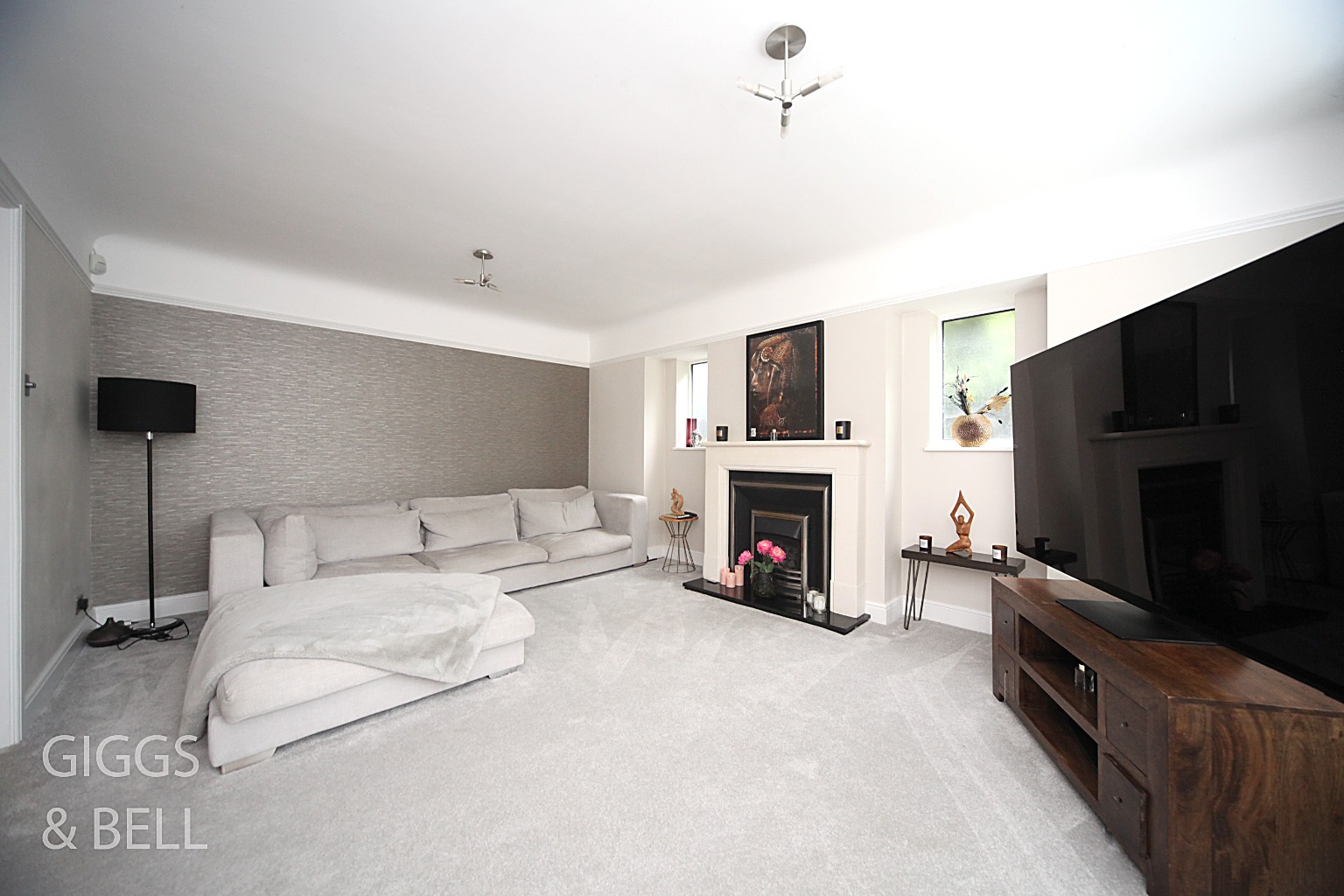 4 bed detached house for sale in Stockingstone Road 9