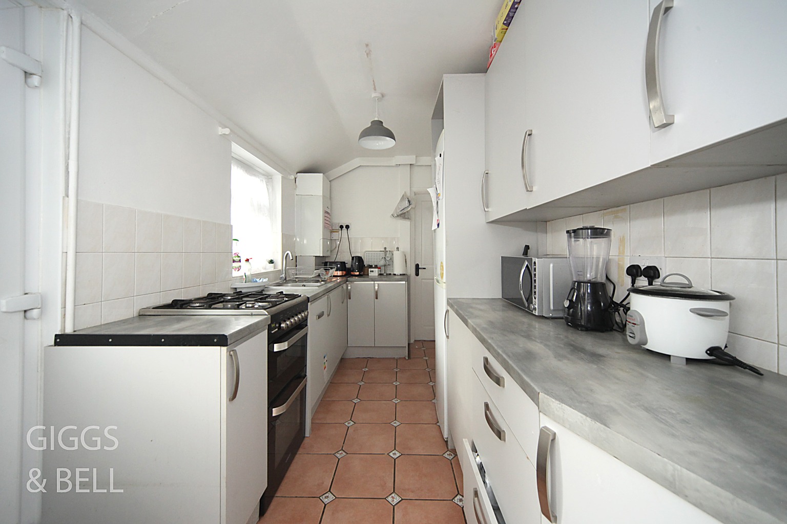 2 bed terraced house for sale in Dane Road, Bedfordshire  - Property Image 4