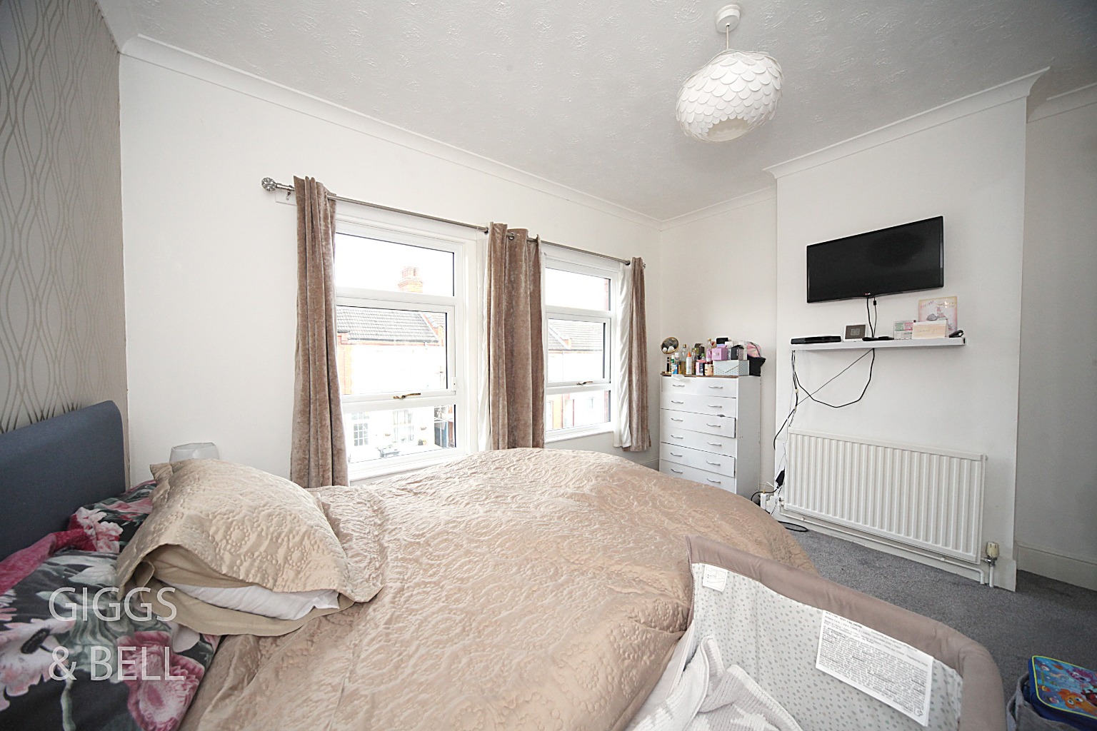 2 bed terraced house for sale in Dane Road, Bedfordshire 6