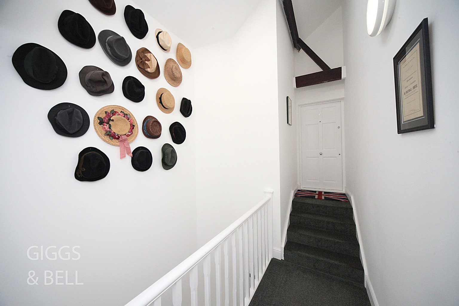 1 bed flat for sale, Luton  - Property Image 2