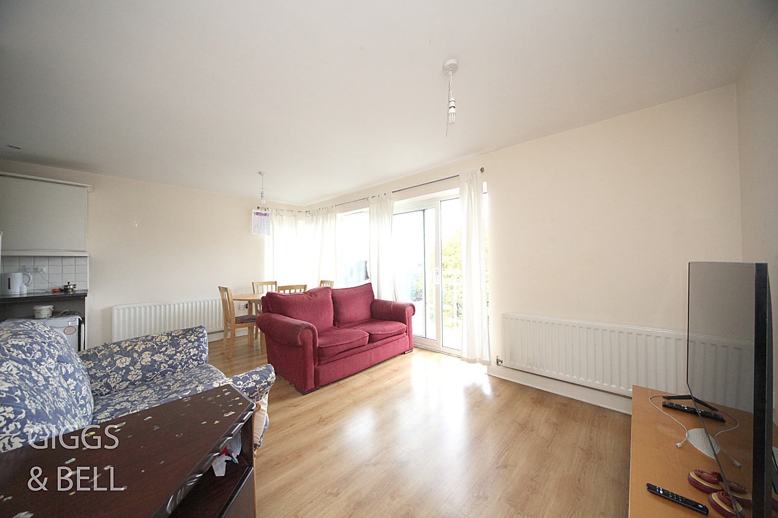 2 bed flat for sale in Primrose Close, Luton 3