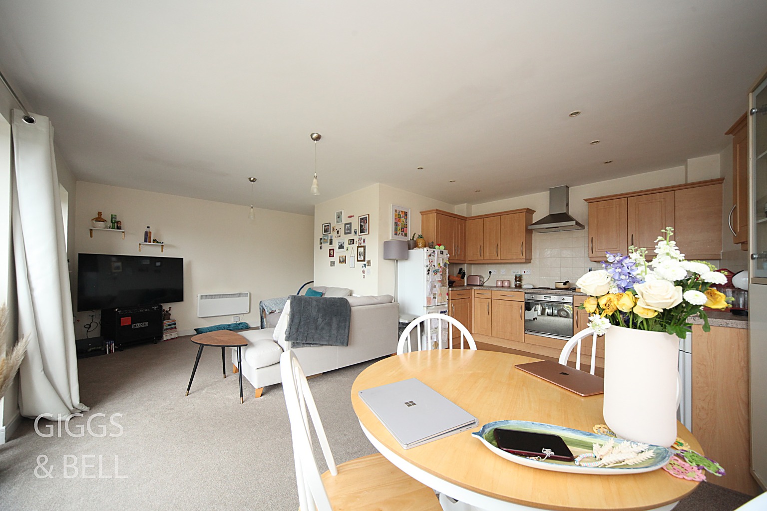 2 bed flat for sale in Foxglove Way, Luton 4