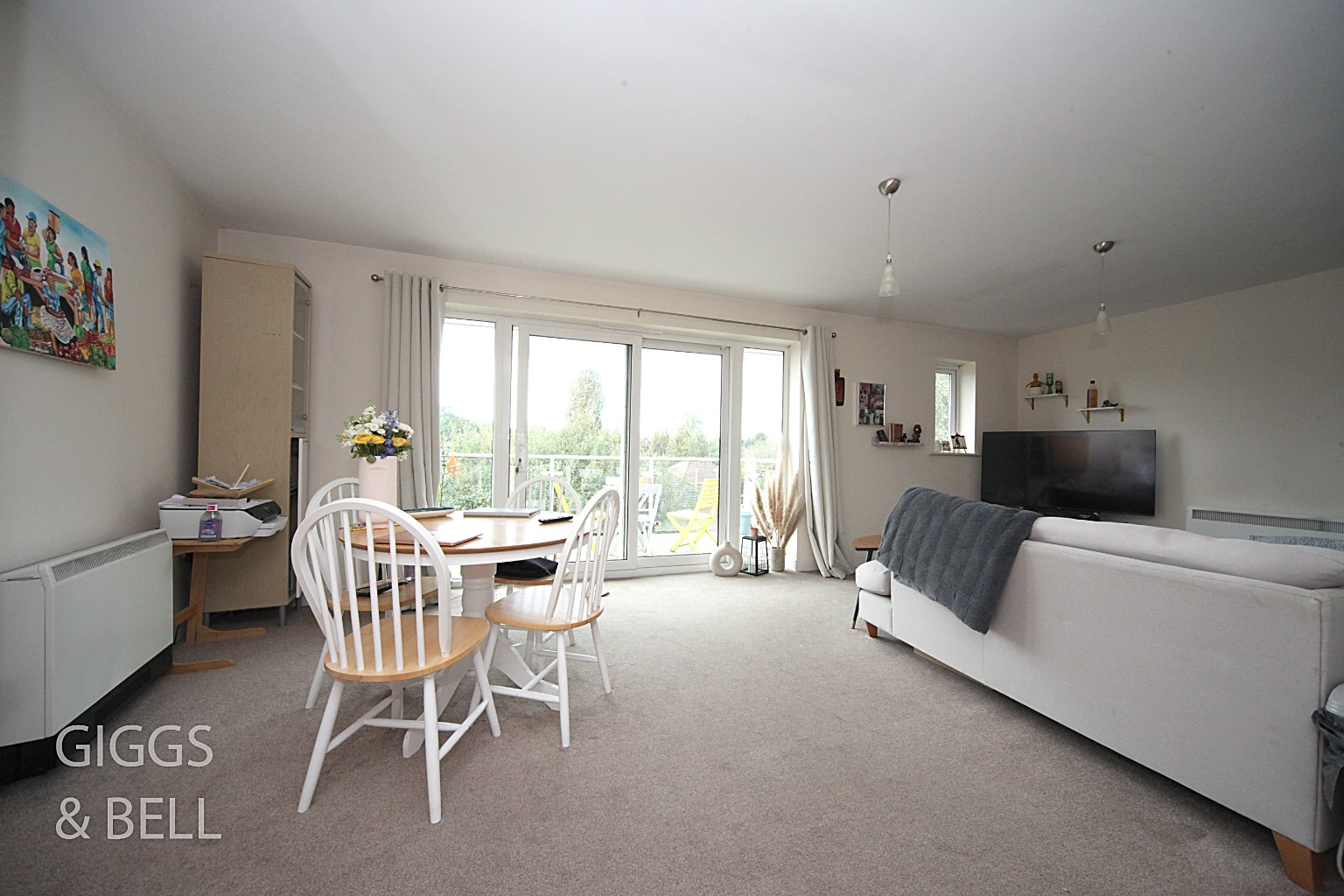 2 bed flat for sale in Foxglove Way, Luton  - Property Image 4