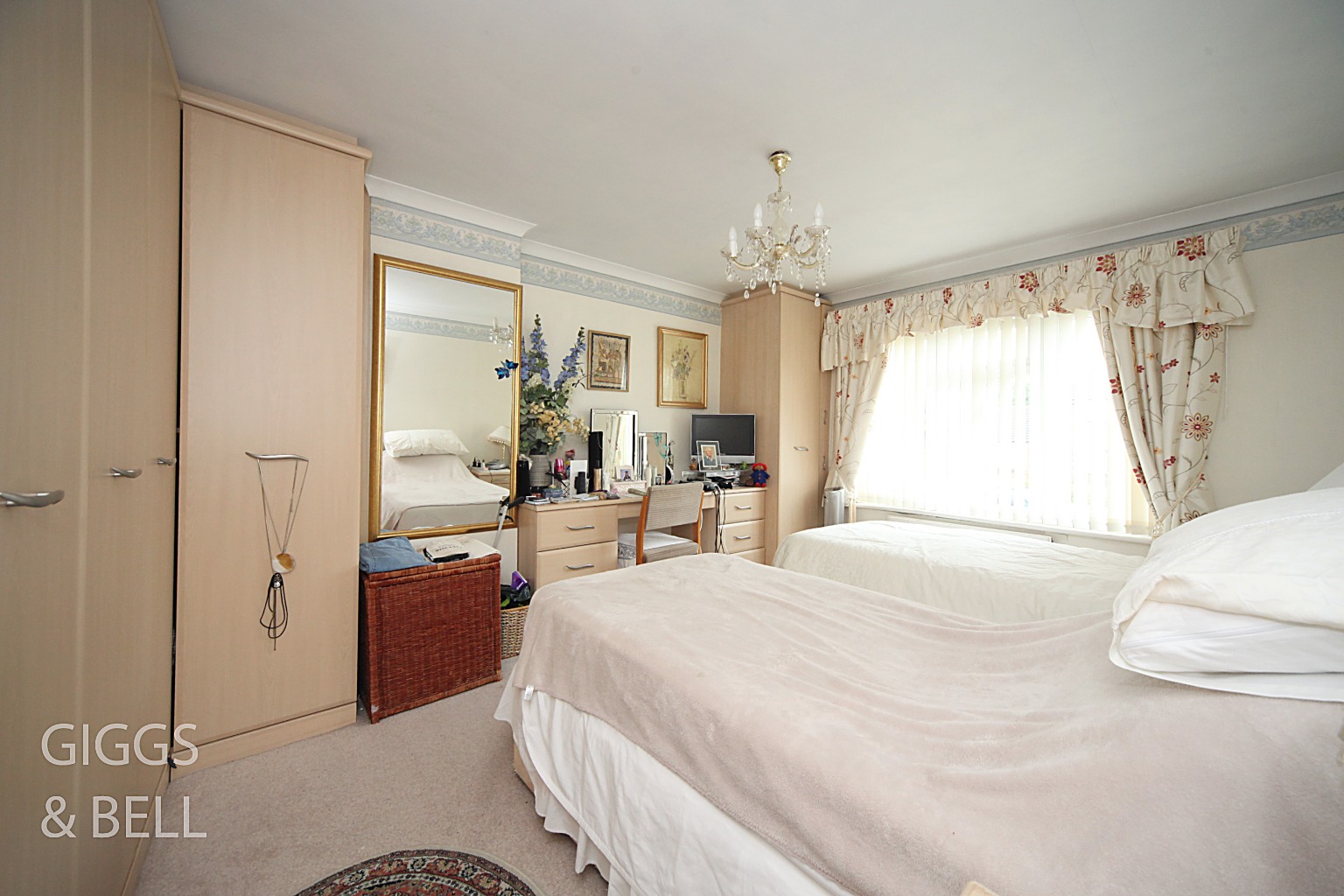 4 bed detached house for sale in Turnpike Drive, Luton  - Property Image 17