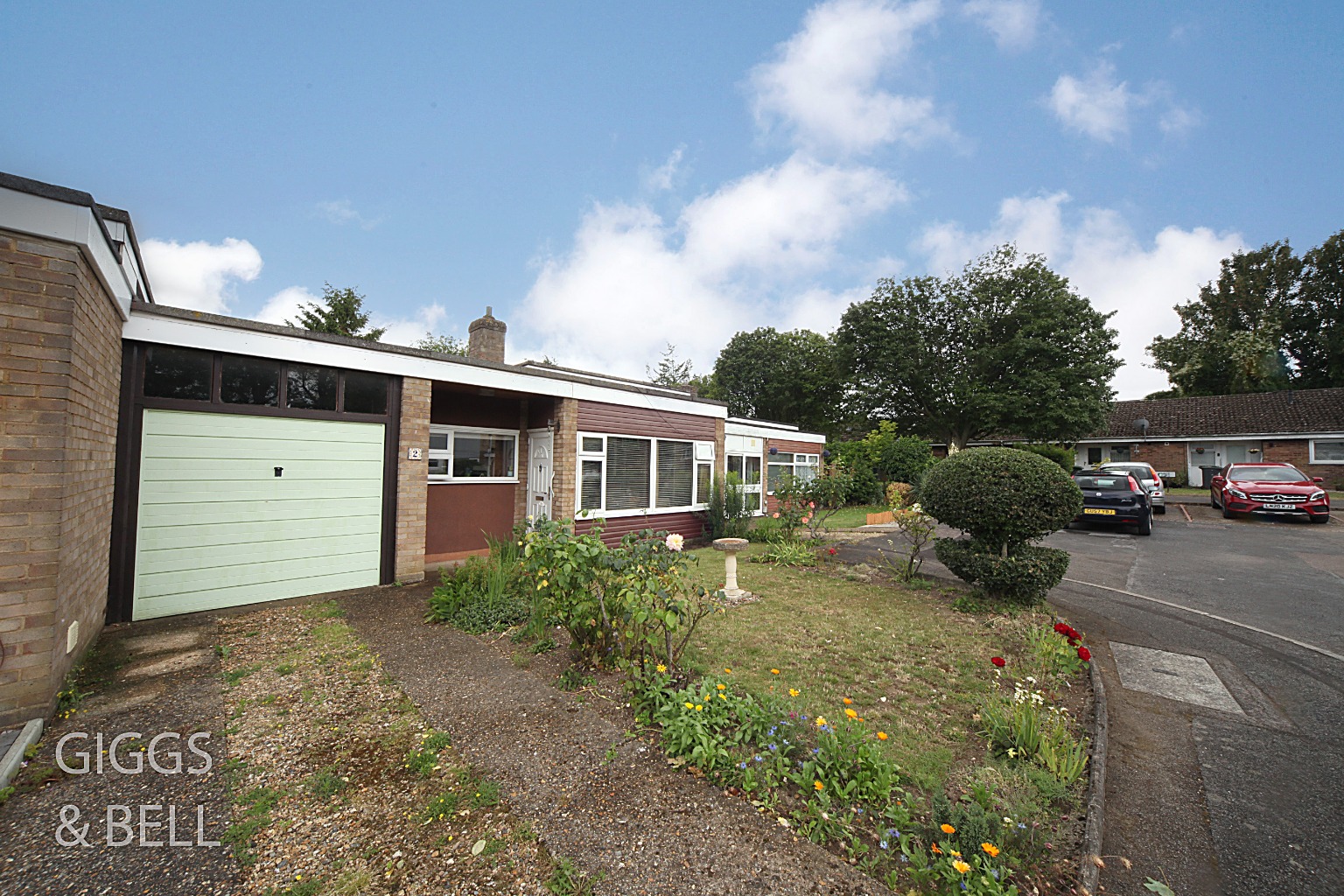 2 bed bungalow for sale in Tintagel Close, LU3 