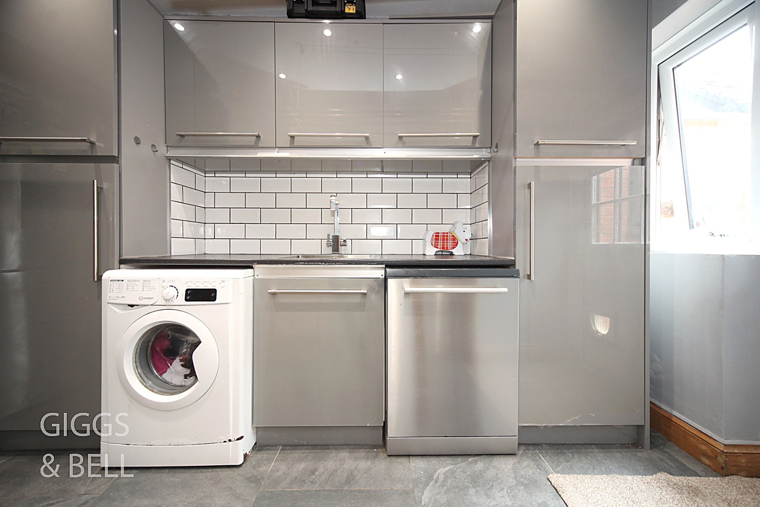 4 bed semi-detached house for sale in Cutenhoe Road, Luton  - Property Image 12