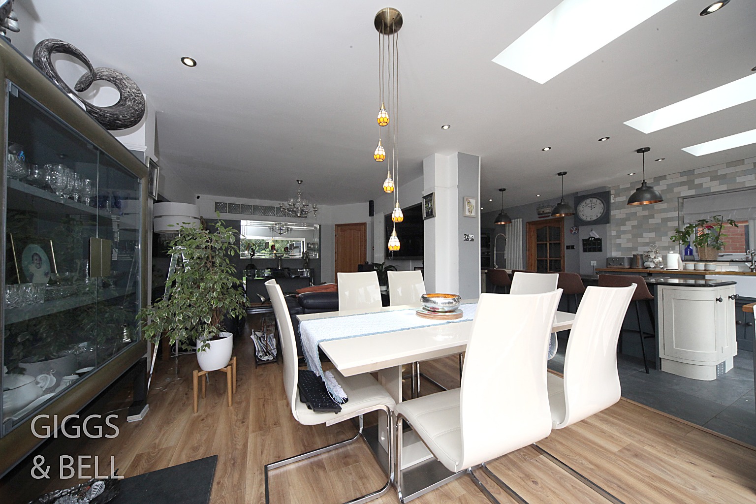 4 bed semi-detached house for sale in Cutenhoe Road, Luton 8