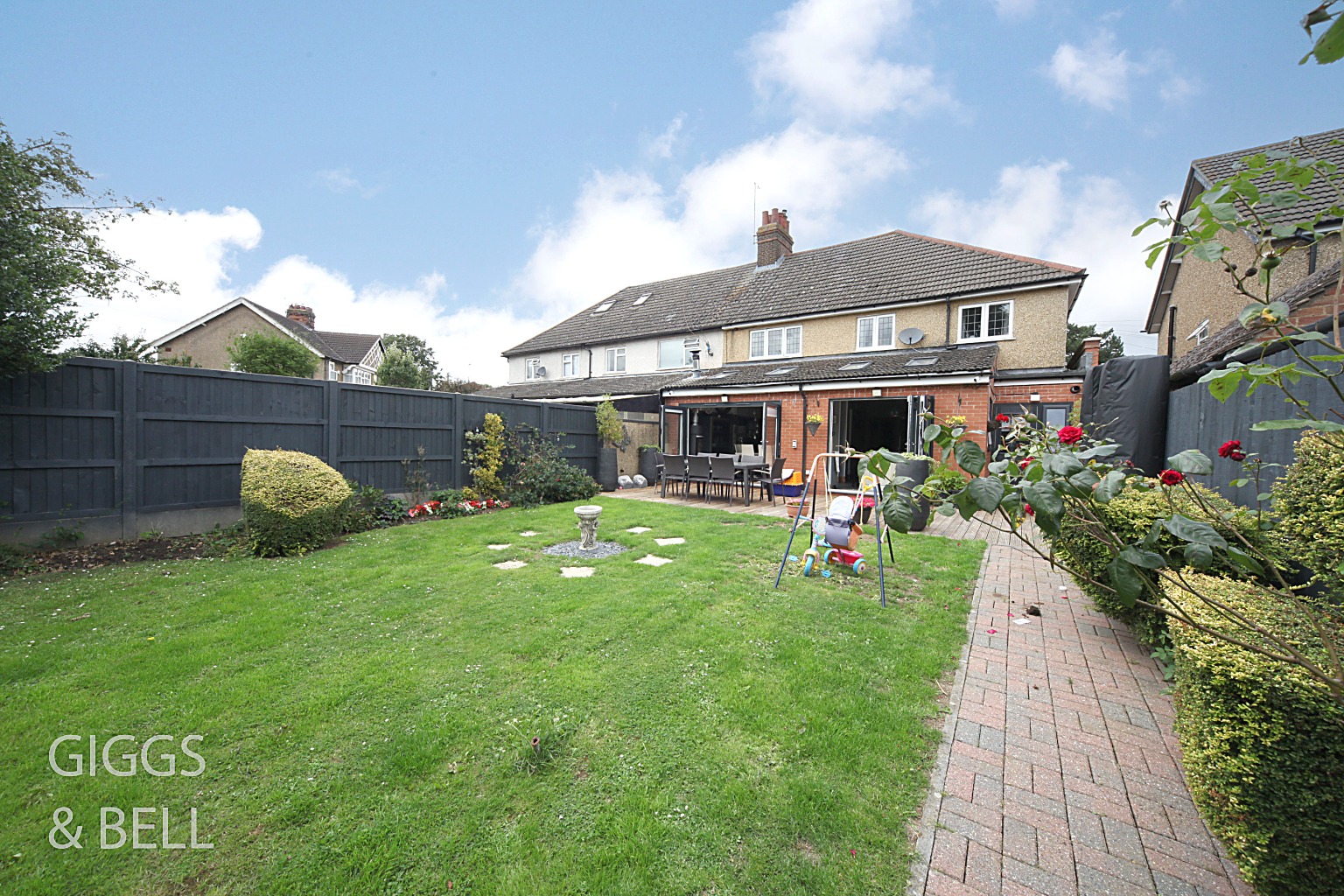 4 bed semi-detached house for sale in Cutenhoe Road, Luton  - Property Image 27