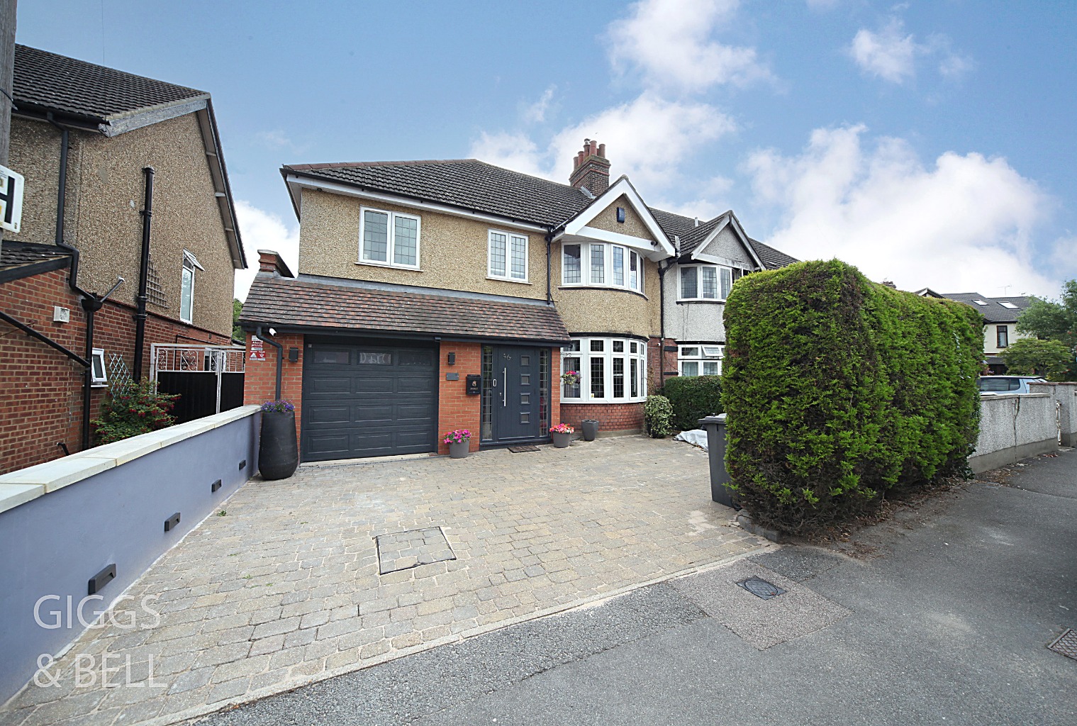 4 bed semi-detached house for sale in Cutenhoe Road, Luton  - Property Image 1