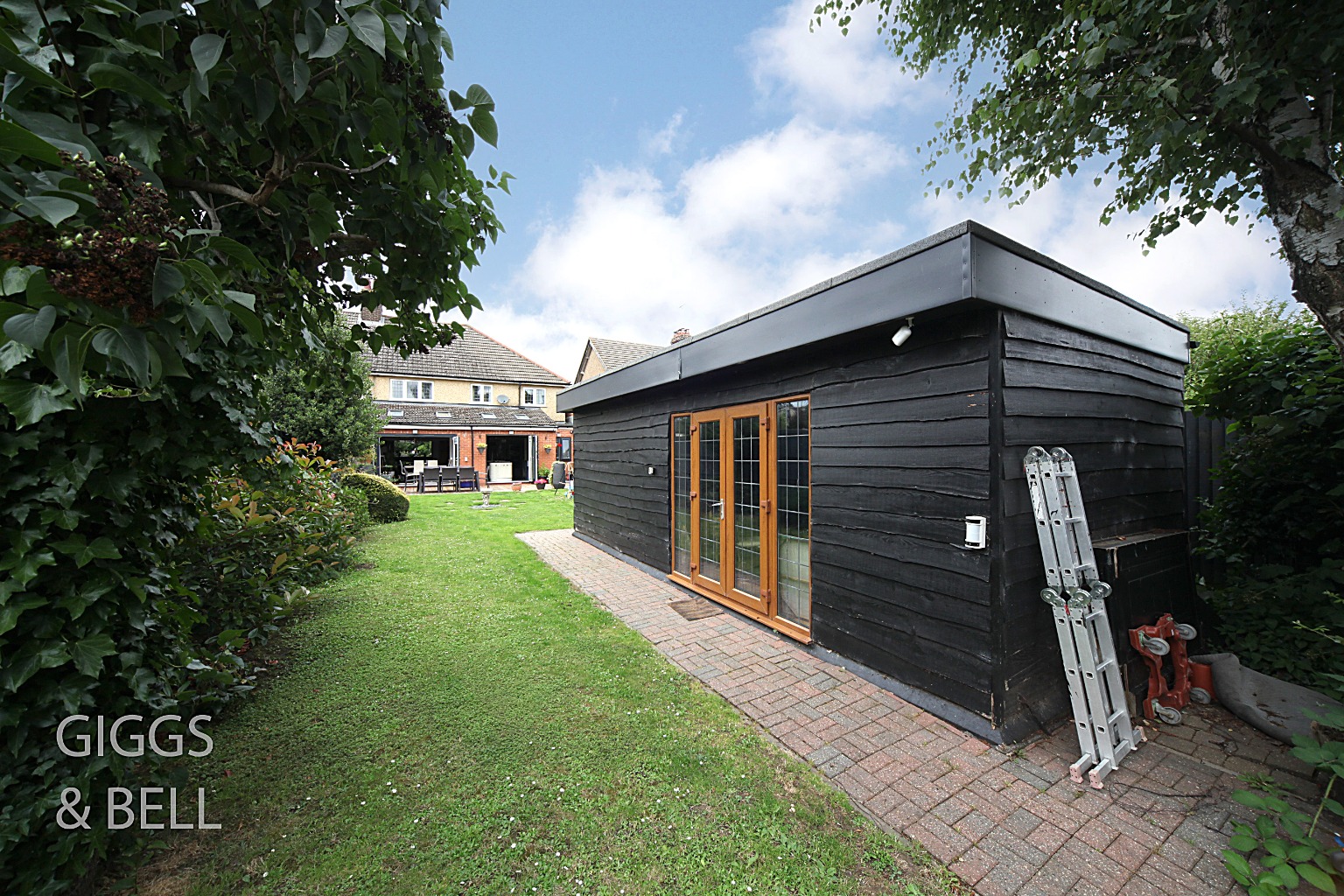 4 bed semi-detached house for sale in Cutenhoe Road, Luton  - Property Image 25