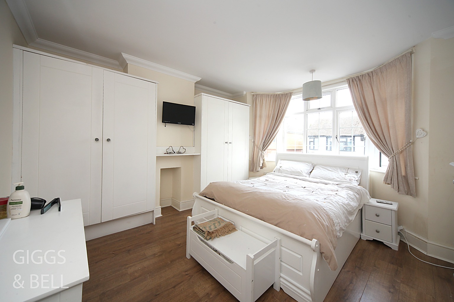 3 bed semi-detached house for sale in Alton Road, Luton  - Property Image 9