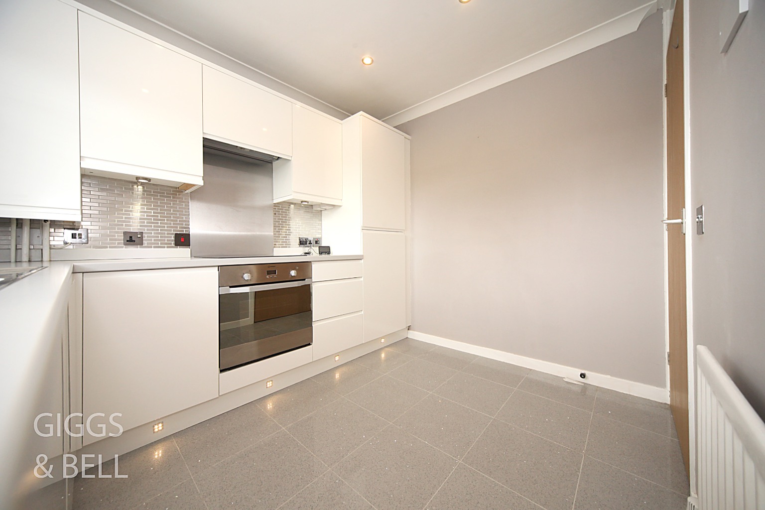 1 bed maisonette for sale in Wigmore Lane, Luton 3