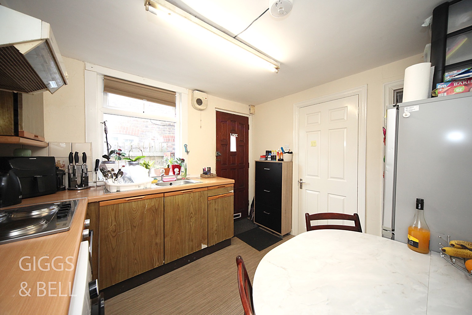 2 bed semi-detached house for sale in Chiltern Rise, Luton 1