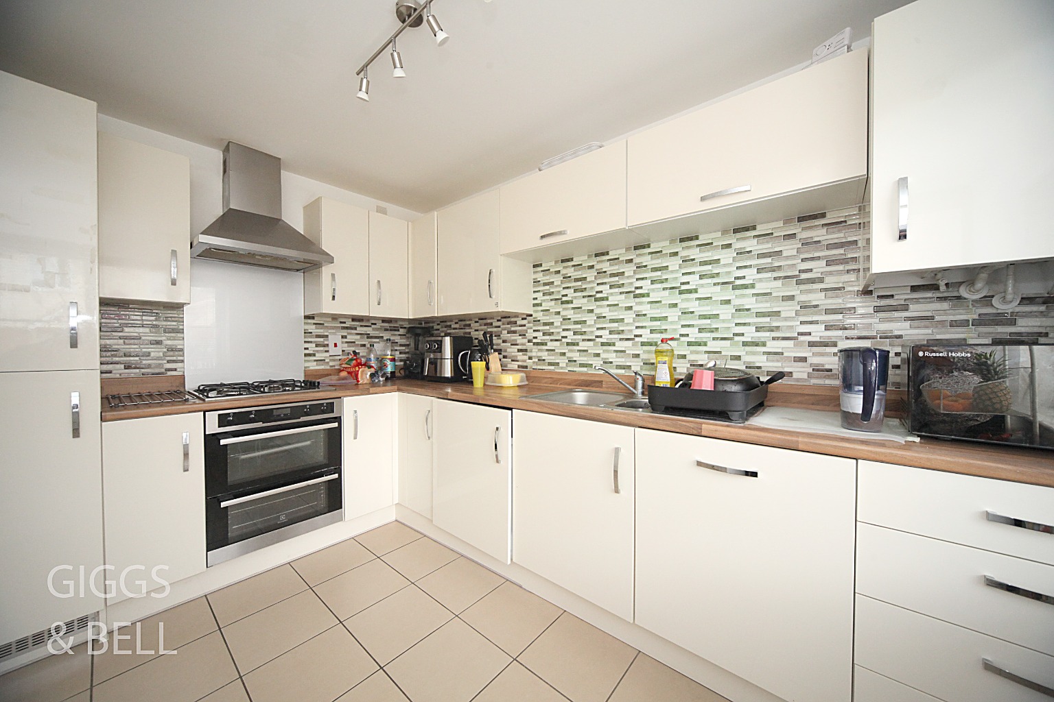 3 bed semi-detached house for sale in Verde Close  - Property Image 6