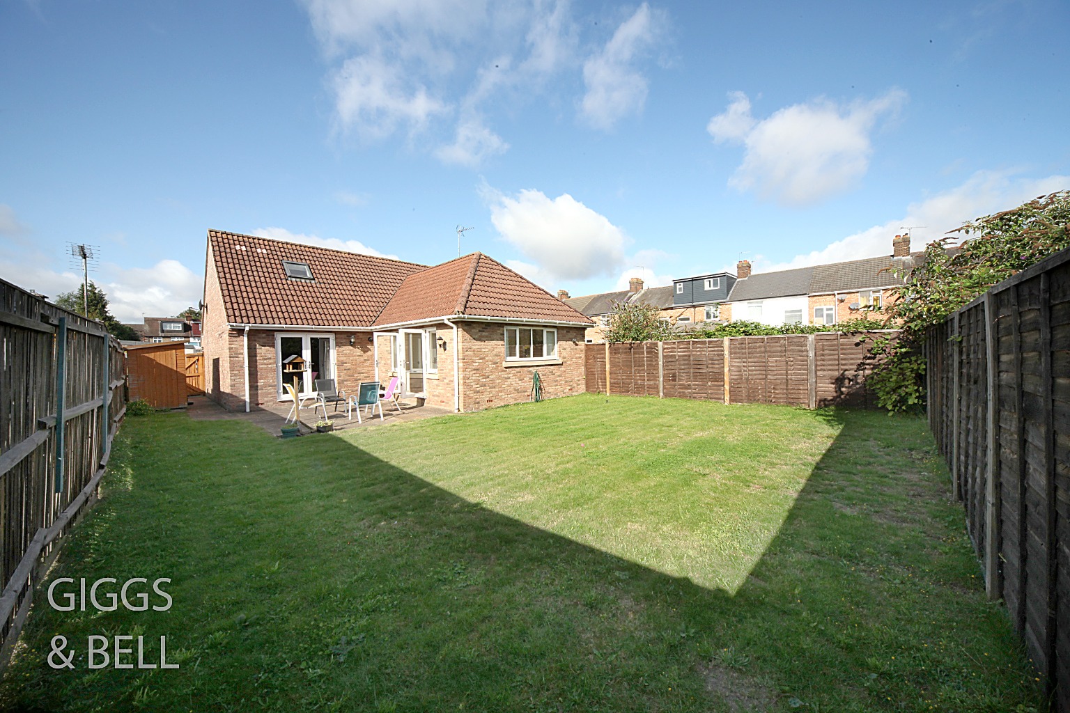 3 bed detached bungalow for sale in Gardenia Avenue, Luton 19