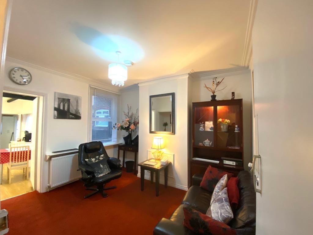 4 bed terraced house for sale in Hitchin Road, Luton  - Property Image 3