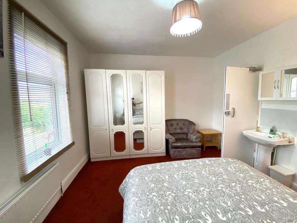 4 bed terraced house for sale in Hitchin Road, Luton 11