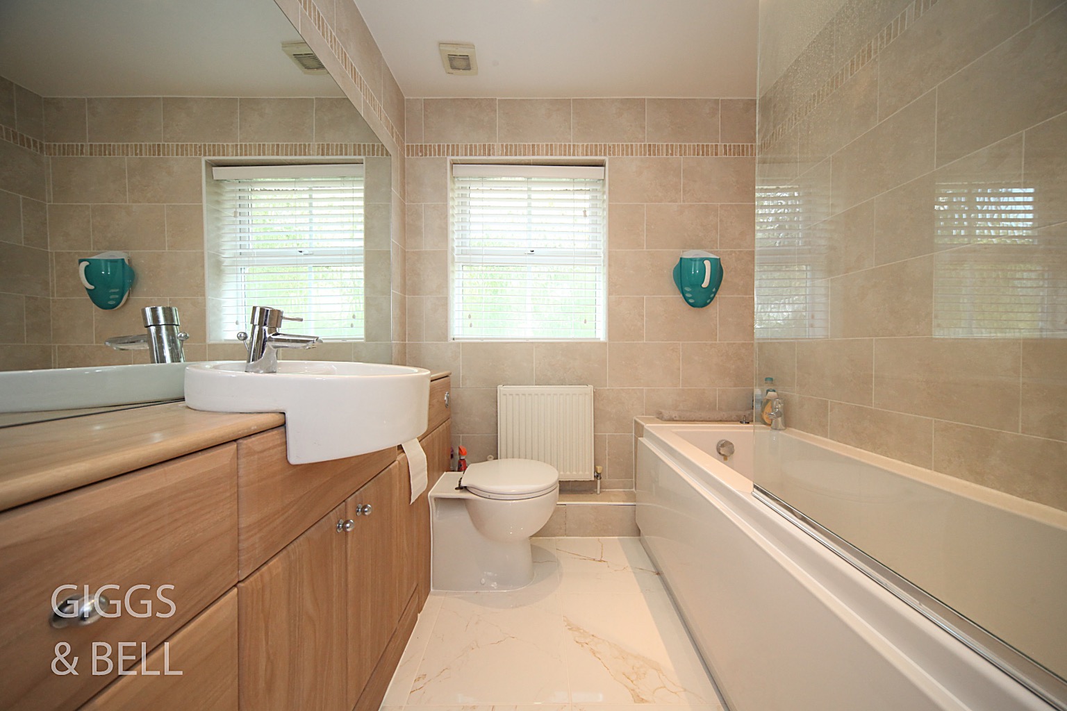 4 bed detached house for sale in Elvington Gardens, Luton  - Property Image 11