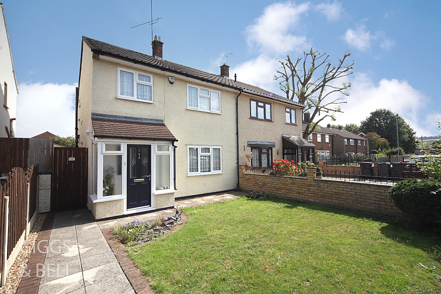 3 bed semi-detached house for sale in Ramsey Close, Luton 19