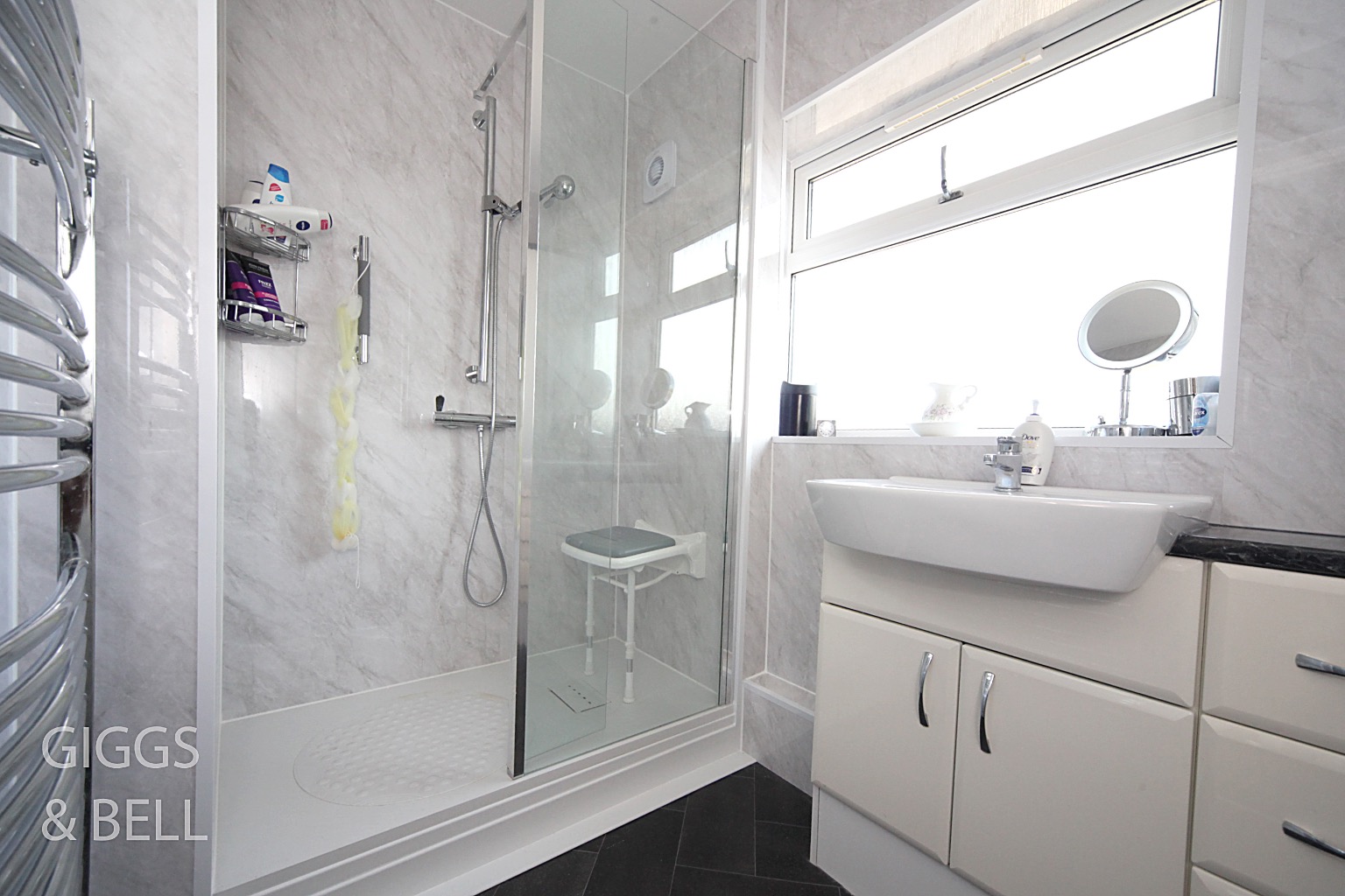 3 bed semi-detached house for sale in Ramsey Close, Luton  - Property Image 13