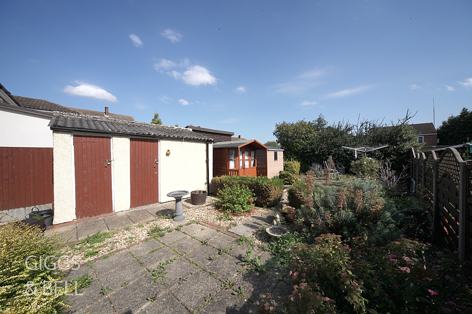 3 bed semi-detached house for sale in Ramsey Close, Luton  - Property Image 2
