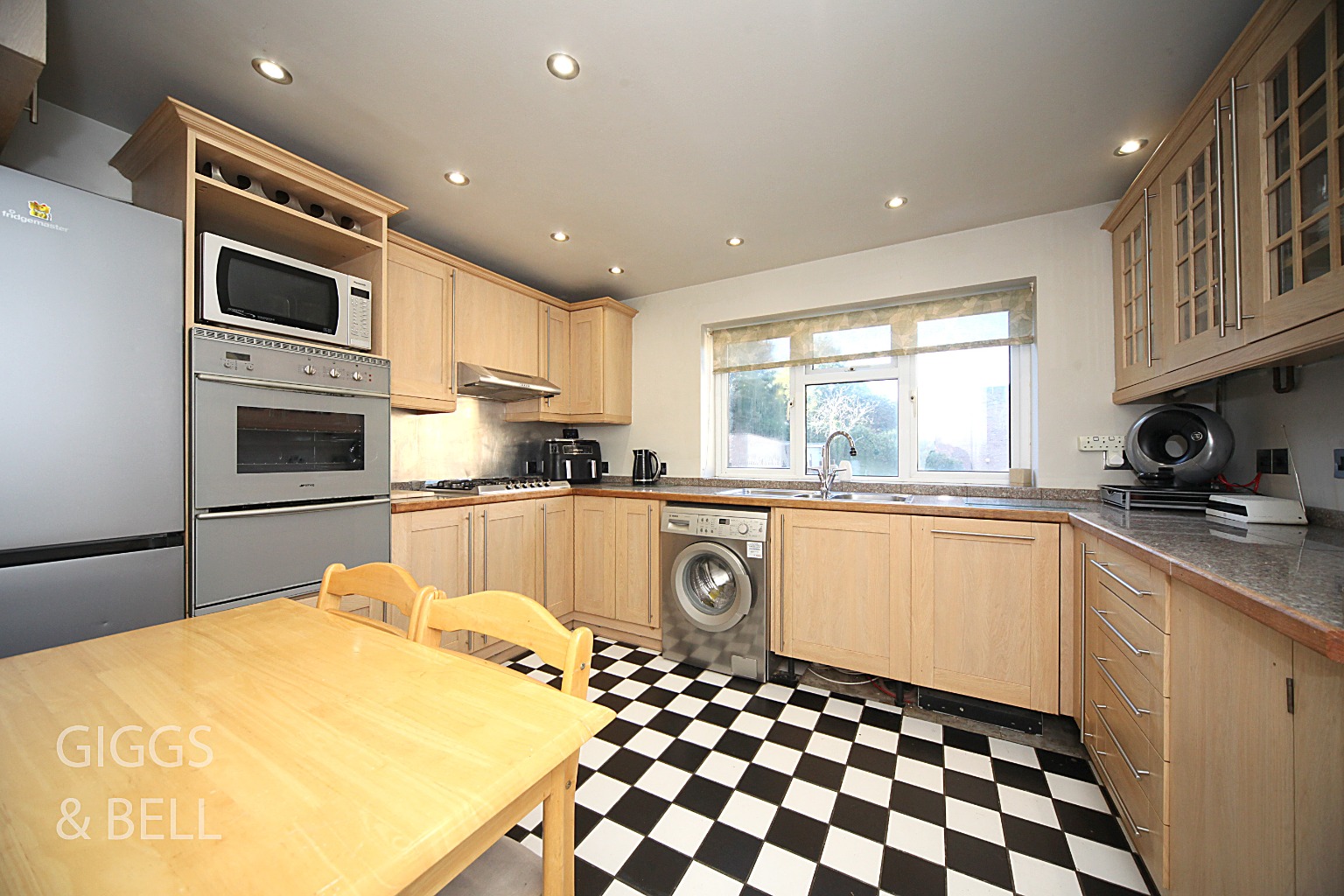 2 bed flat for sale in Stockwood Crescent, Luton 6