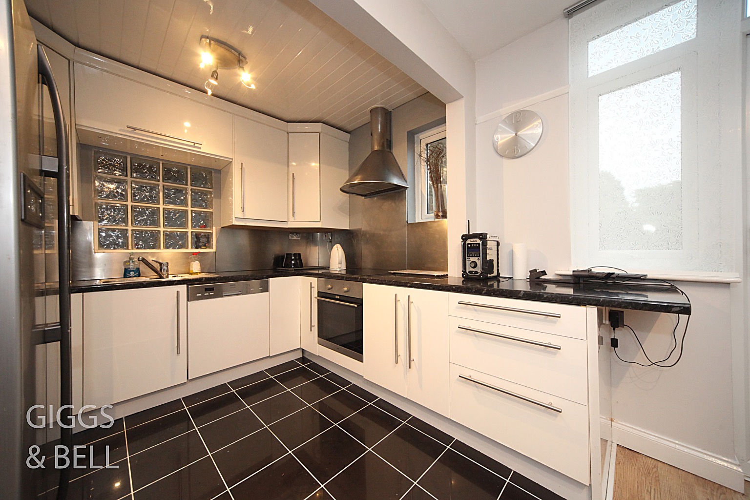 3 bed semi-detached house for sale in Strathmore Avenue, Luton 6