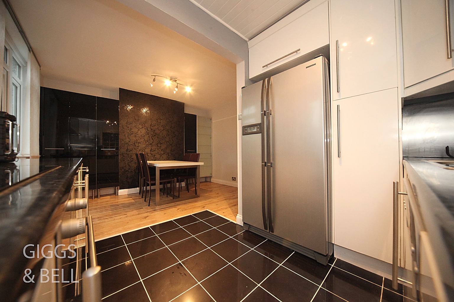 3 bed semi-detached house for sale in Strathmore Avenue, Luton 4