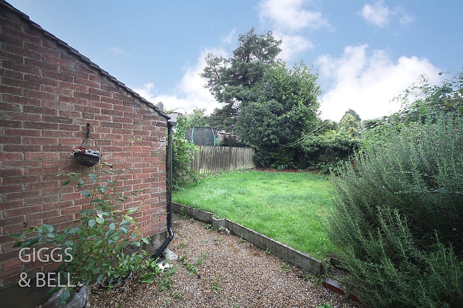 3 bed semi-detached house for sale in Strathmore Avenue, Luton 17