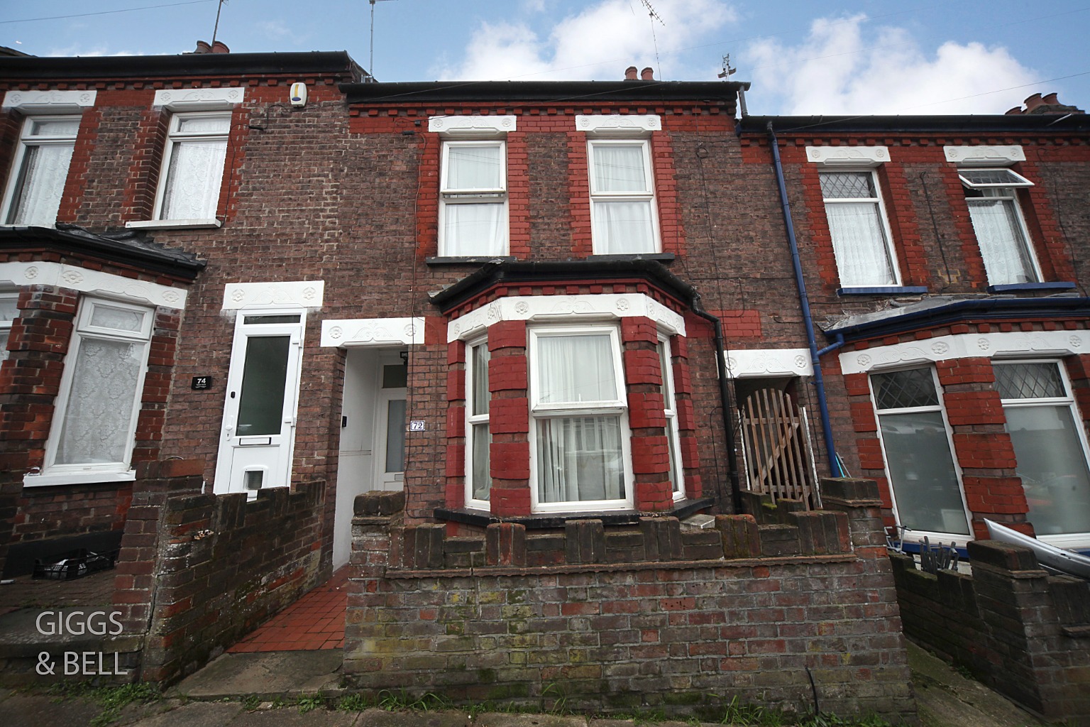 3 bed terraced house for sale in Talbot Road, Luton, LU2 