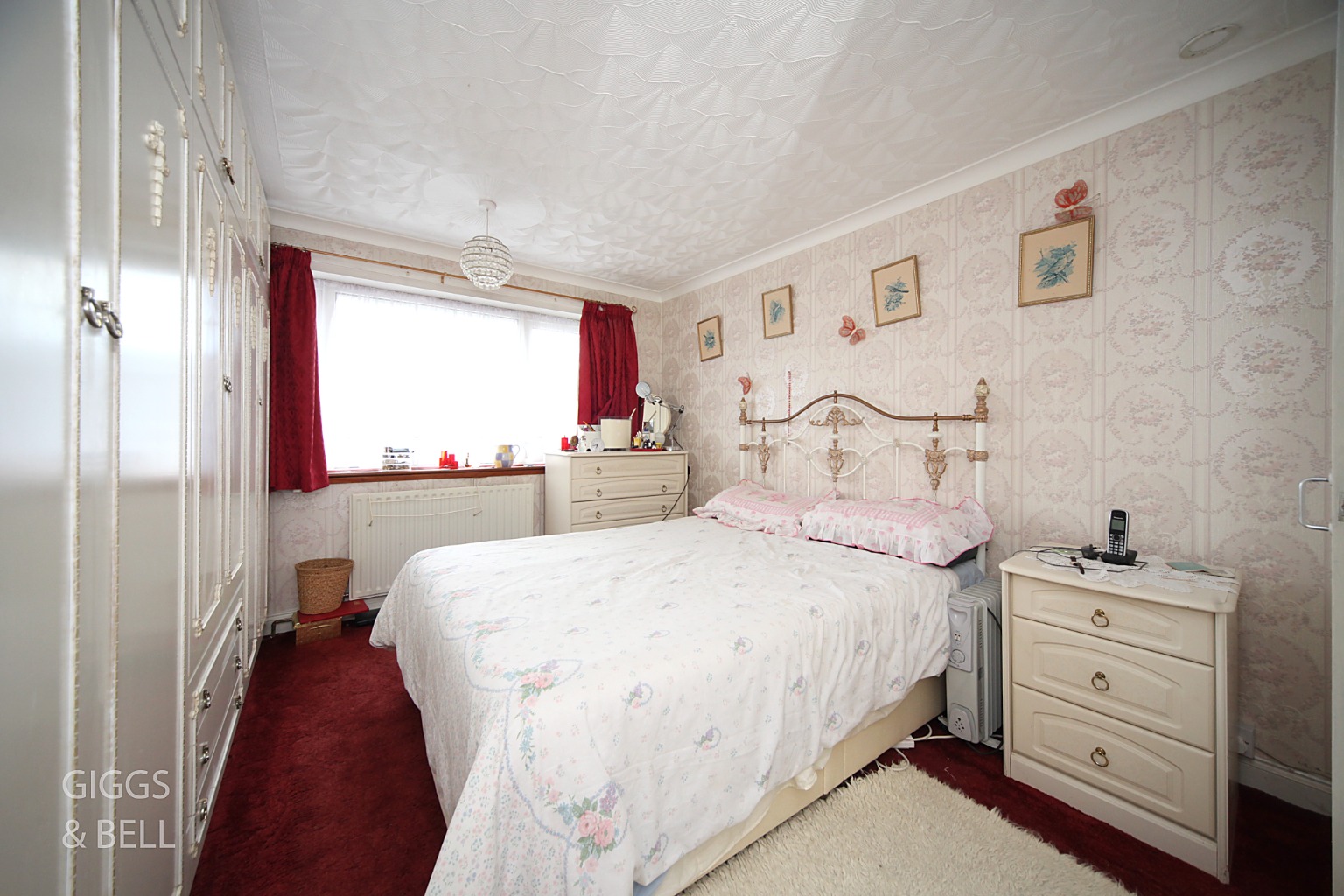 3 bed end of terrace house for sale in Paddock Close 9