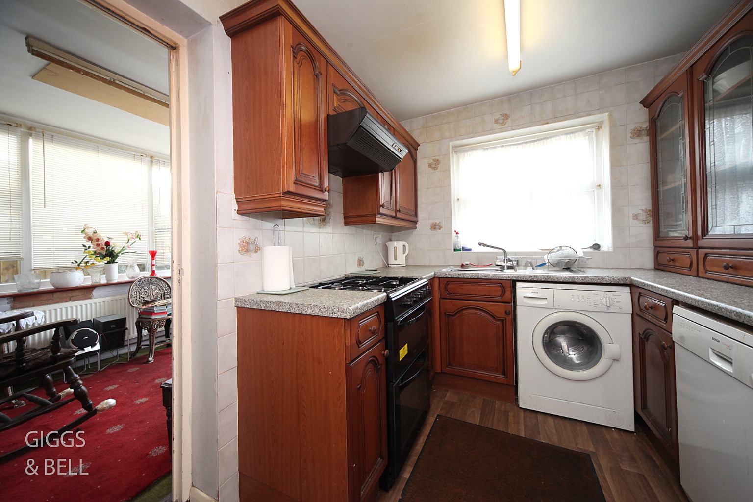 3 bed end of terrace house for sale in Paddock Close 6