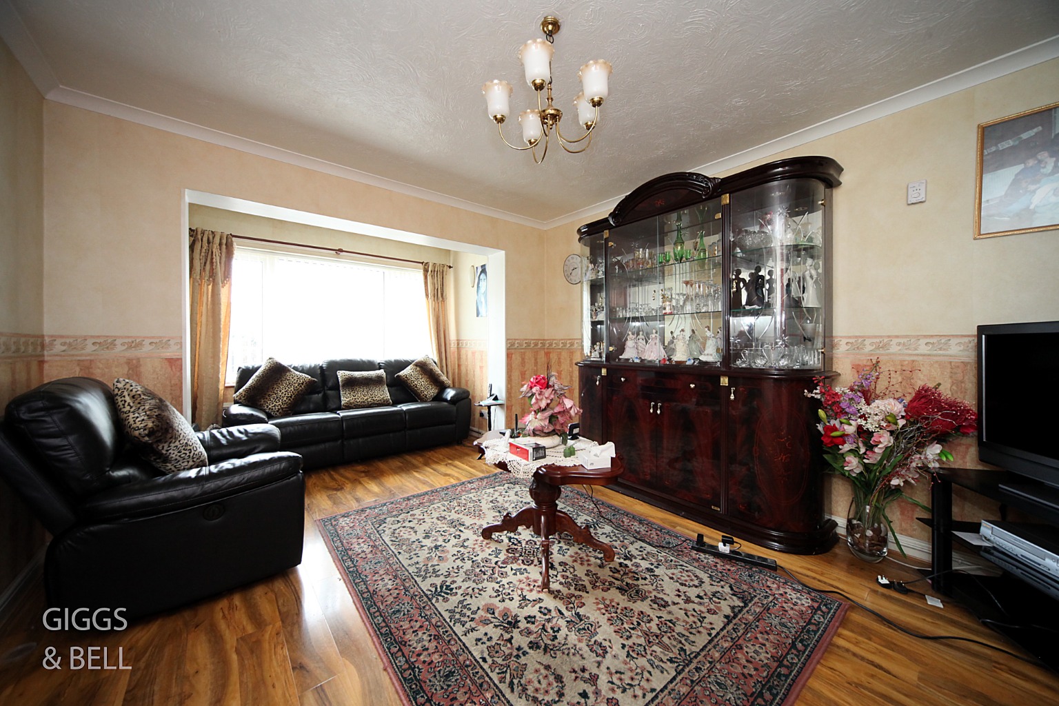 3 bed end of terrace house for sale in Paddock Close 3