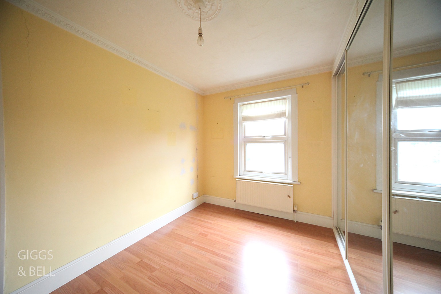 3 bed semi-detached house for sale in Luton Road, Dunstable 8