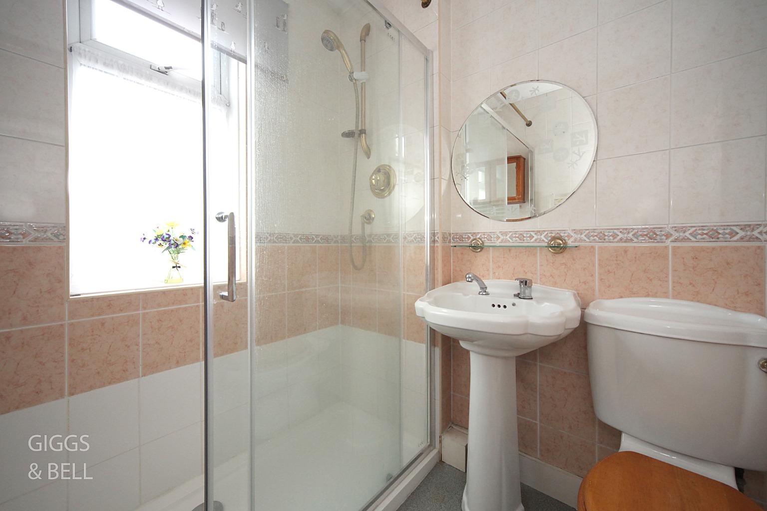 3 bed semi-detached house for sale in Luton Road, Dunstable  - Property Image 13